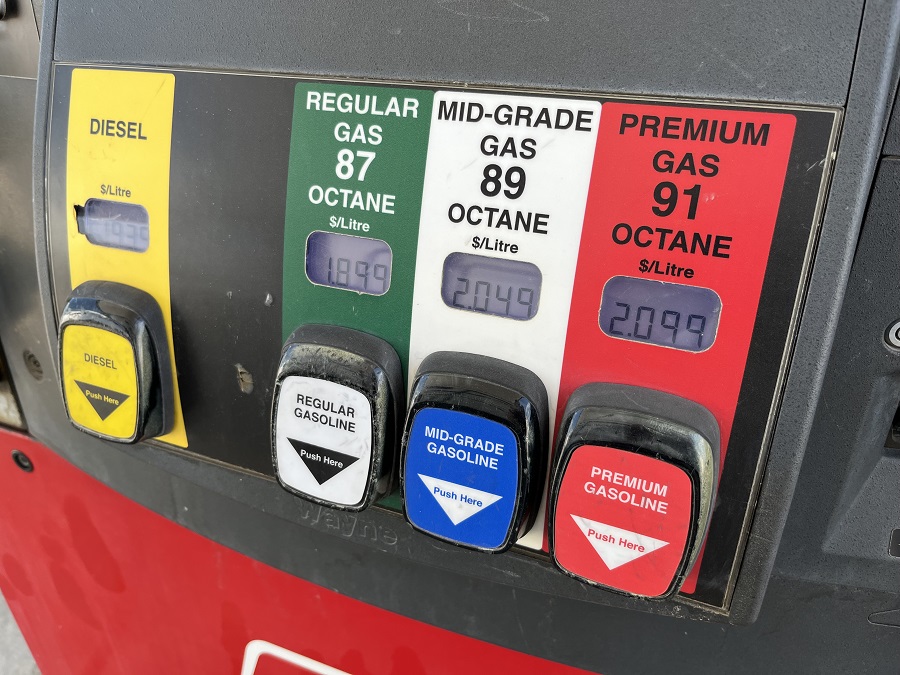 GasBuddy analyst forecasting a 10cent drop in the coming weeks portals